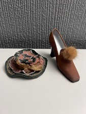 2 decorative ceramic miniature