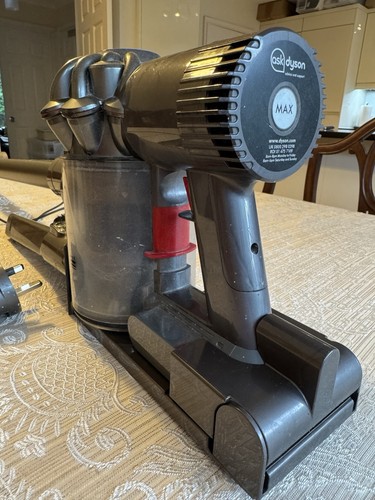 Dyson genue cordless vacuum - v6,