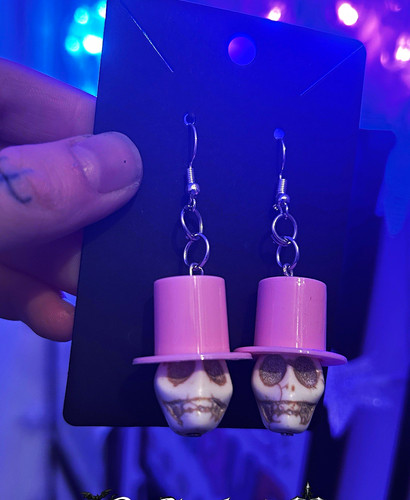 Silver tone skull - silver, top