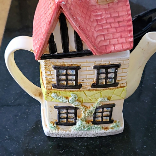 Ceramic house shaped tea pot - house,