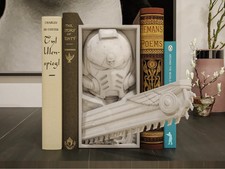 Ultramarines Book Nook –