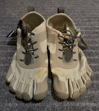 Womens US size 7-7.7  V-Alpha