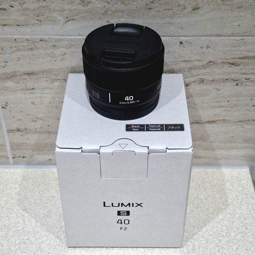 Panasonic lumix 40mm f2 - 40mm,