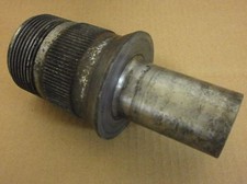 ASTON MARTIN DBS 6 CYL WIRE WHEEL SPLINED HUB REAR RH / OS 068-026-0101