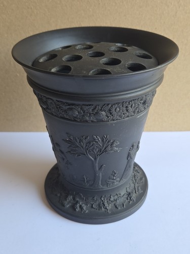 Wedgwood black jasper ware - black,