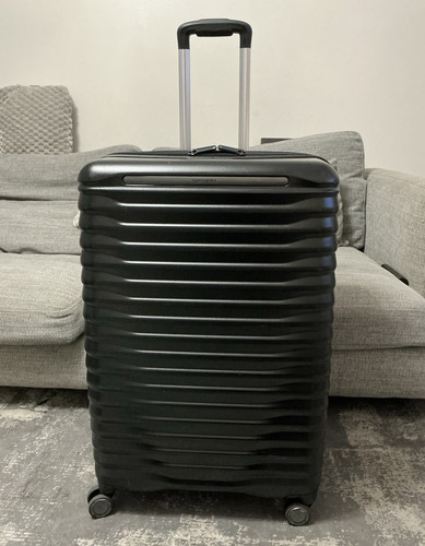 Samsonite black hard shell - samsonite,