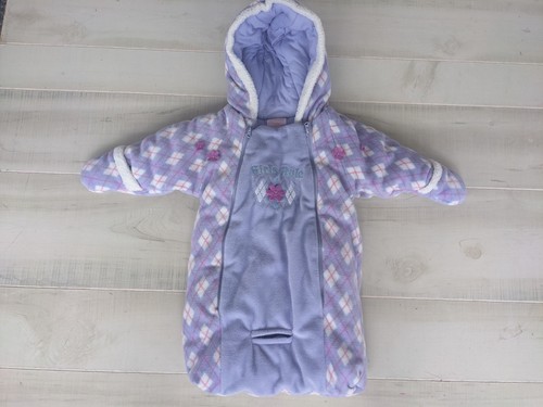 Mon petit infant girl - mon,
