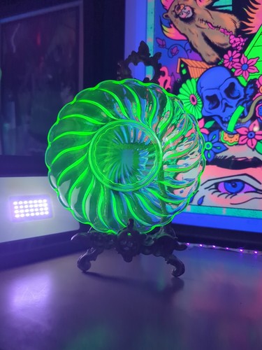 Bagley green uranium glass - bagley,