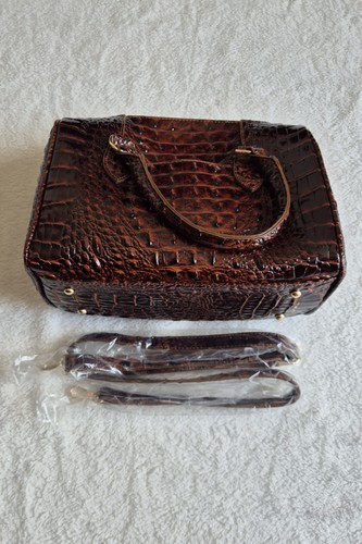 Elegant crocodile pattern - elegant,