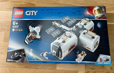 Lego Space Station 60227 -100% Complete, original instructions & box. EXCELLENT
