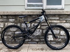 Commencal Supreme DH v2 Bike