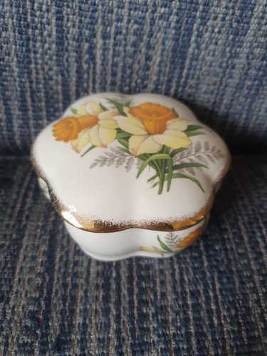Palissy ceramic dandelion - ceramic,