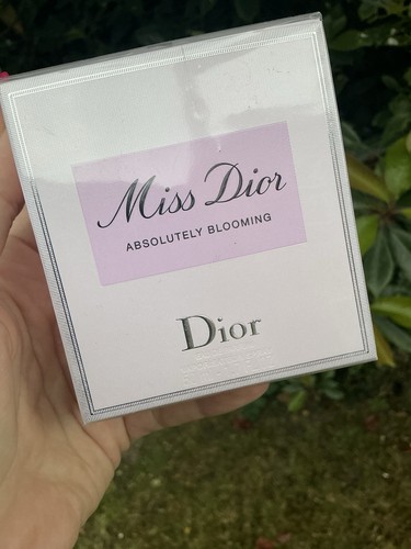 Miss dior absolutely - miss, blooming