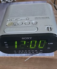 SONY  DREAM MACHINE ICF-C218
