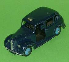 Dinky / 40h - 254 Austin FX3 Taxi in Dark Blue with Light Blue Hubs