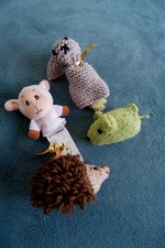 Mini finger puppet animal hand