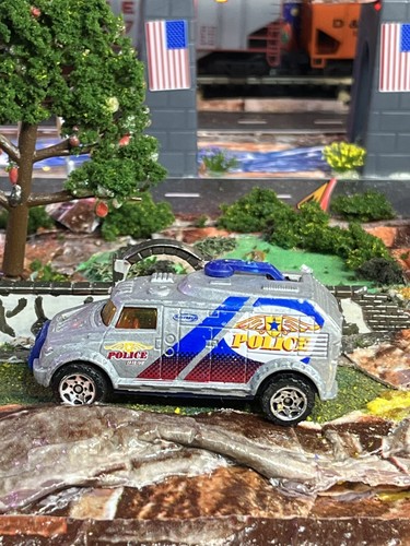 Matchbox 2000 robot truck - matchbox,