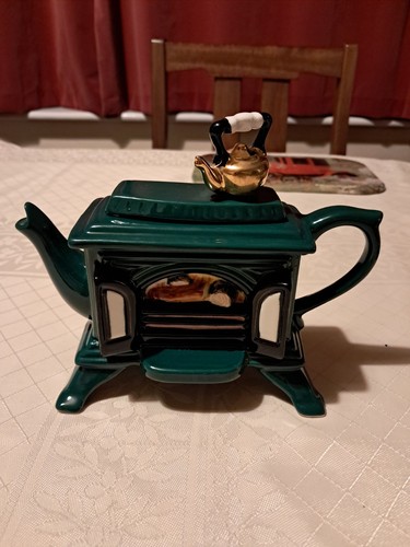 Swineside novelty teapot in - novelty,