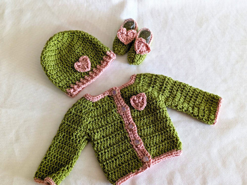 Green pink crocheted yarn - green,