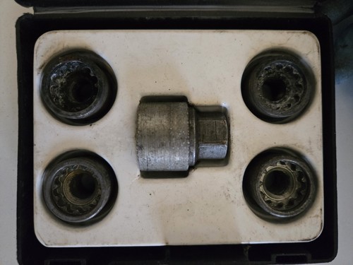 Locking wheel nut - set, vauxhall