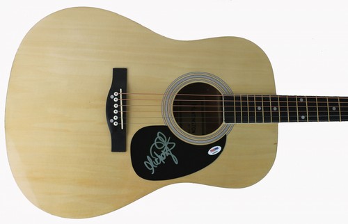 Mickey guyton authentic signed - guyton,