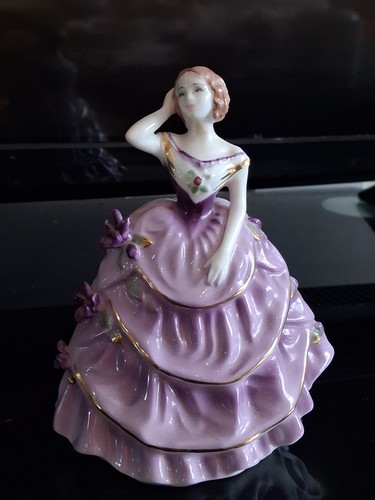 Coalport figurine lady - coalport, amrlia