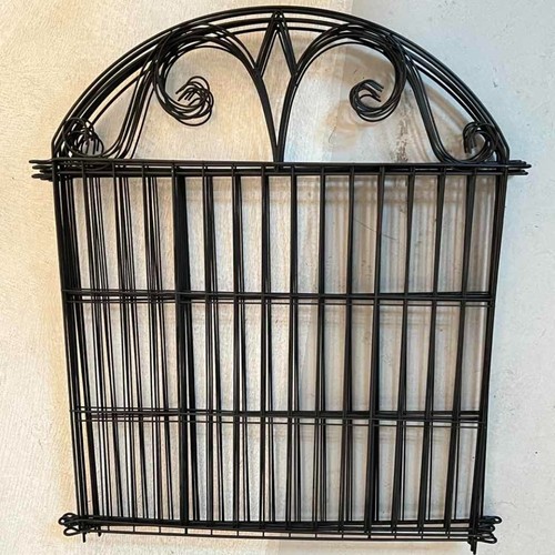 Metal gate 9 - 1, garden