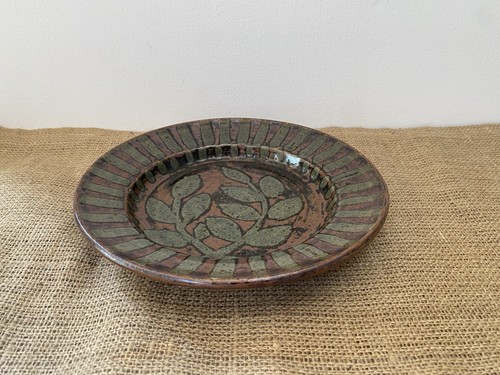 Studio pottery plate signed - studio,