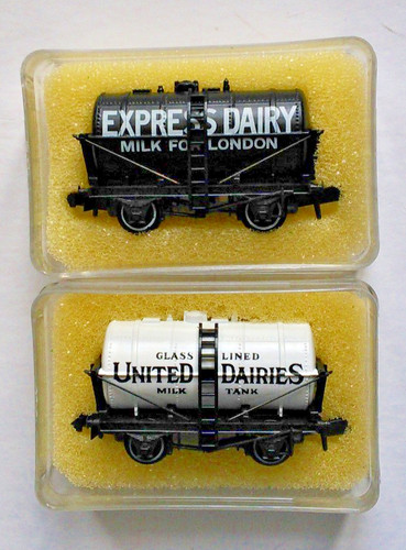 Pair peco milk - peco, tankers