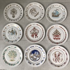 Vintage SPODE CHRISTMAS PLATES x 9  1970 to 75 and 77, 78, 81 20cm wide