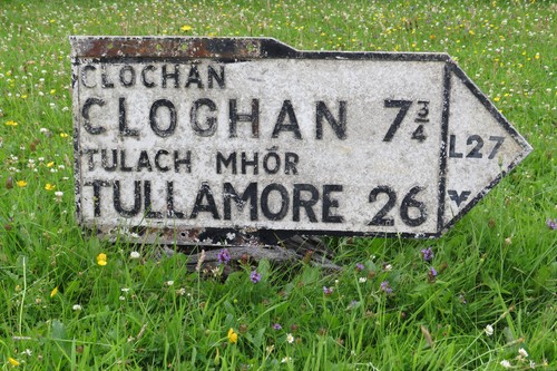 Irish pub road - road, cloghan