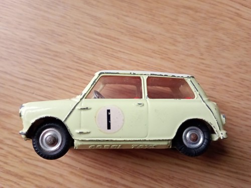 Corgi racing mini 227 - number, 1