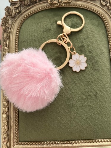 Pink fluffy keychain - pink,