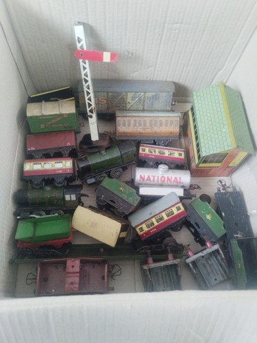 Hornby gauge engines coaches - o,