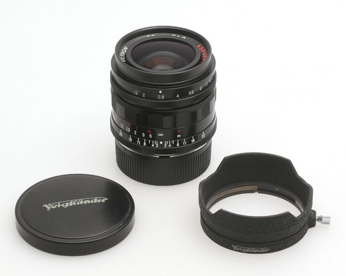 Voigtländer ultron 28mm 9 - ultron, f1.9