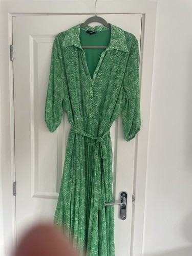 Ladies dress next size 20 - -,