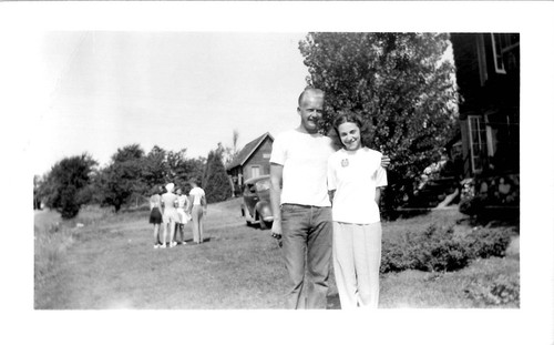 Young happy couple jack - at, jj