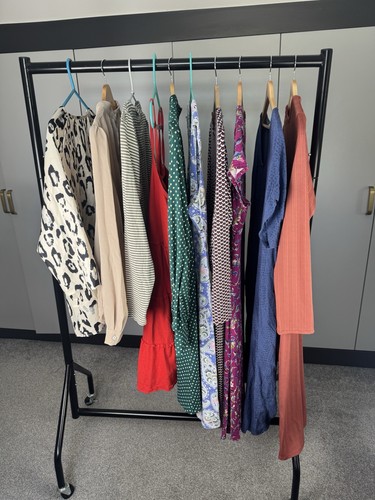 Women clothes bundle size l - women's,