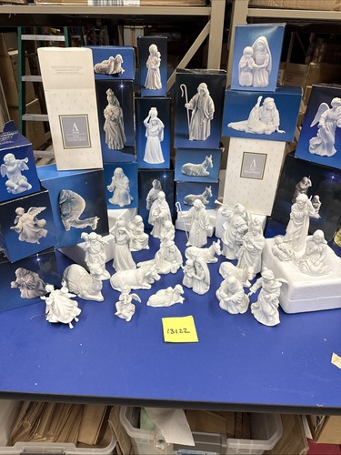 Vtg avon nativity collectibles - vtg,