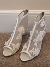 Lace Wedding Shoes With Pearl Crystal Accents/Floral Design, Ivory High Heels