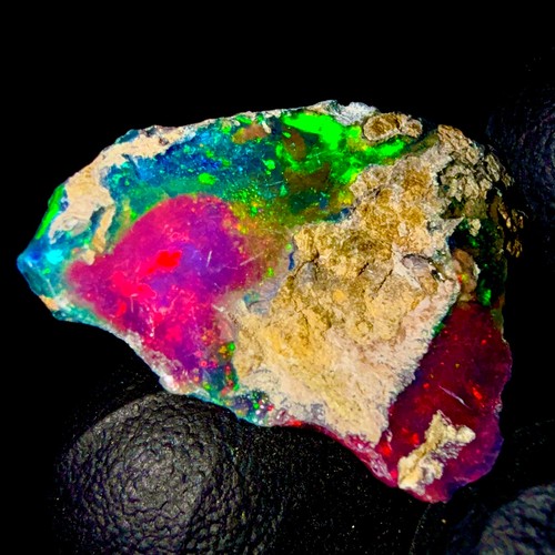 Opal black natural fire - opal,,