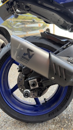 Yamaha mt10 akrapovic - yamaha,