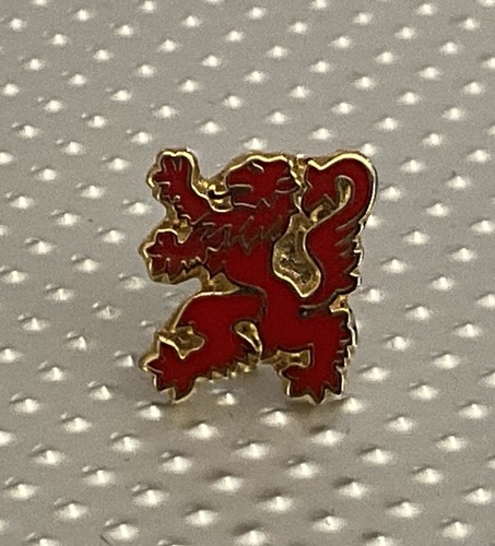 Red rampant lion small - lion,