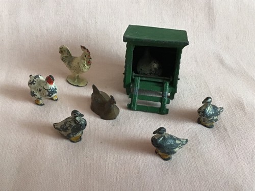 Vintage lead ftg chicken - chicken, hut