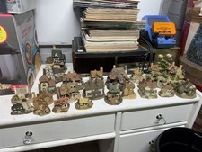 Miniature Cottages. Joblot Of 22