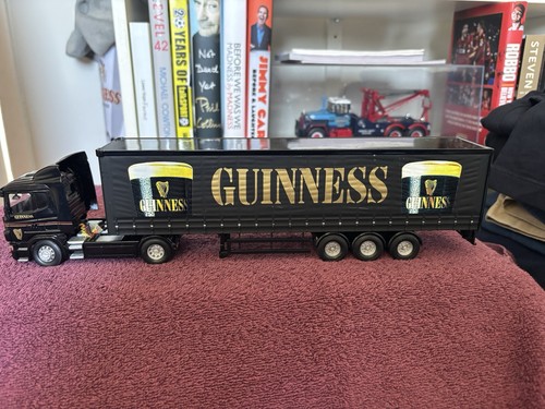 Model corgi lorry - model,