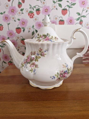 Royal albert moss rose medium - royal,