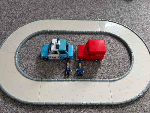 Postman pat oval - pat, track