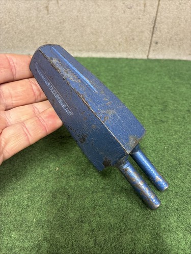Vintage blacksmiths anvil - blacksmiths,