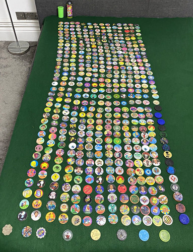 Large mixed lot collectible - large,
